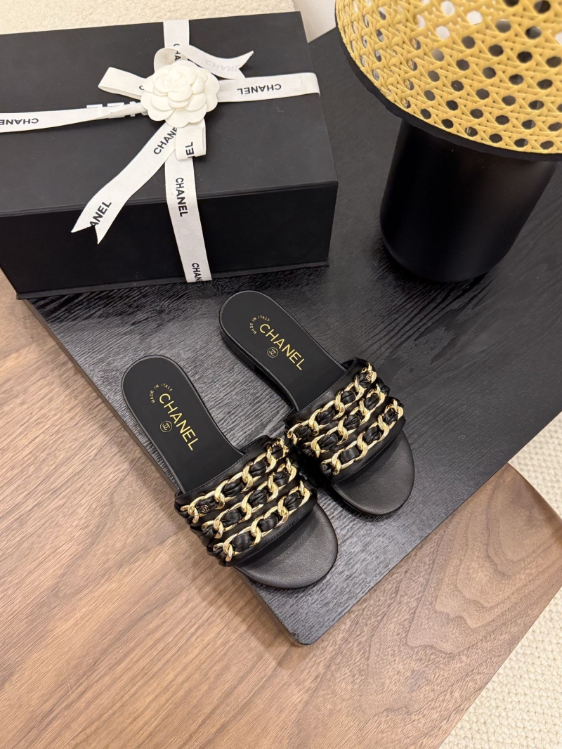 Ch**el slippers